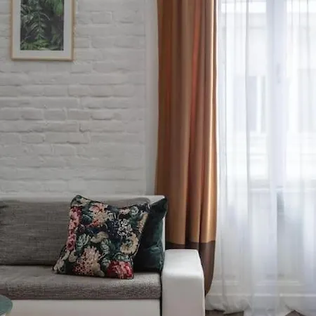Chic, Captivating Space Near Opera House * Budapeszt