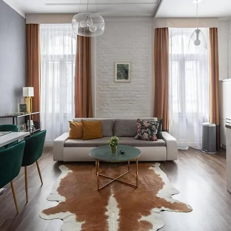 Chic, Captivating Space Near Opera House Apartament *