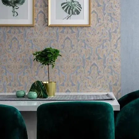 Chic, Captivating Space Near Opera House Apartament