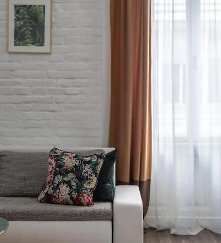 Chic, Captivating Space Near Opera House * Budapeşte