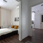 Chic, Captivating Space Near Opera House Apartment *