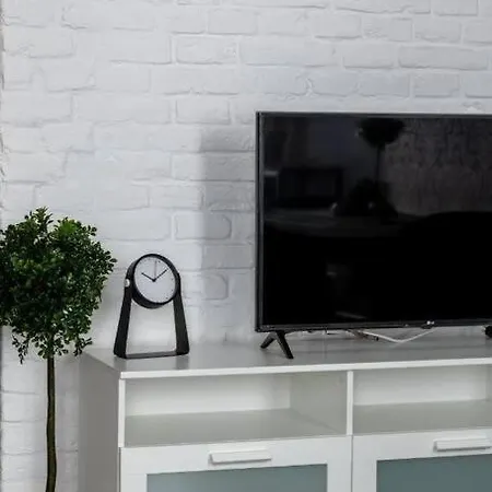 Chic, Captivating Space Near Opera House Apartman