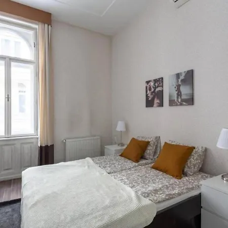 Apartman Chic, Captivating Space Near Opera House *