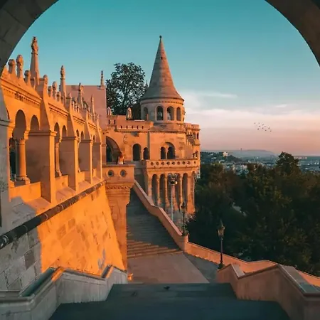 Chic, Captivating Space Near Opera House * Budapeszt