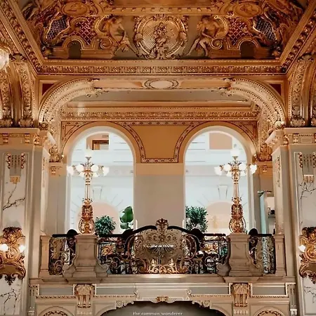 Chic, Captivating Space Near Opera House Budapesta