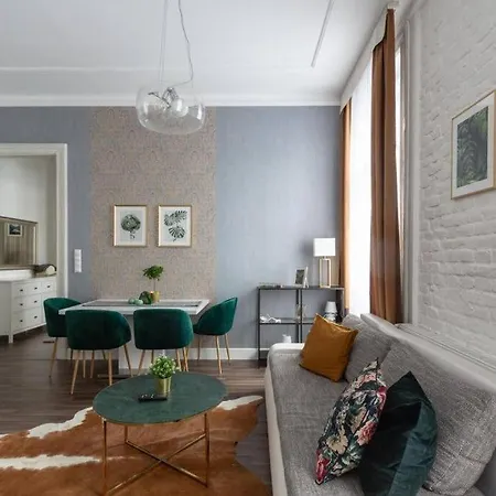 Chic, Captivating Space Near Opera House 아파트 부다페스트