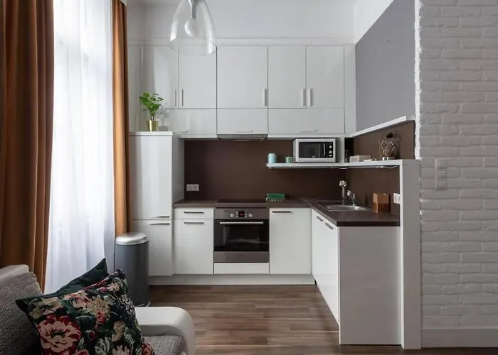Chic, Captivating Space Near Opera House Appartement Boedapest