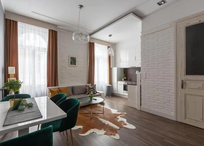 Chic, Captivating Space Near Opera House